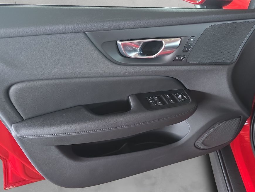 Volvo V60 Cross Country 2023