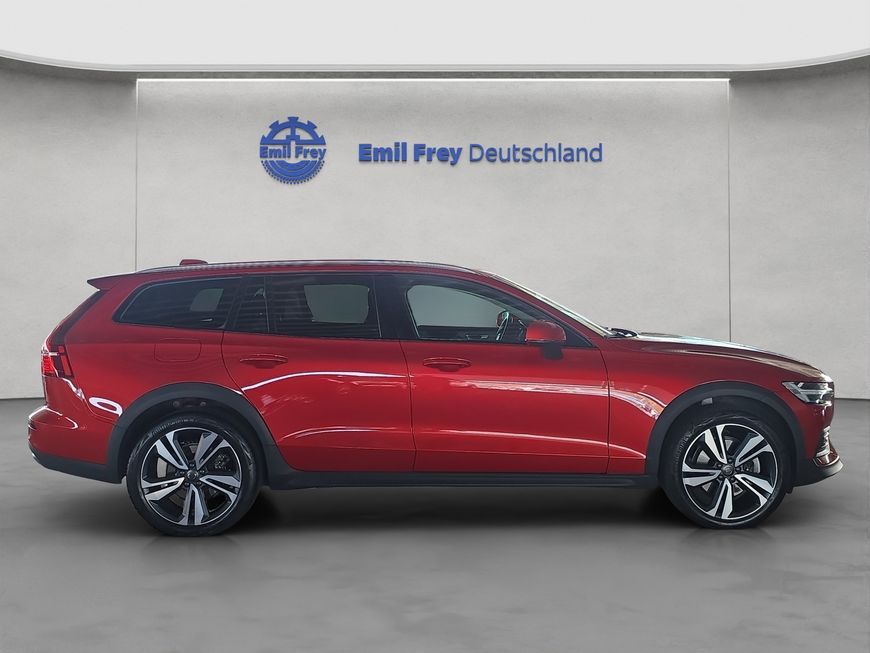 Volvo V60 Cross Country 2023