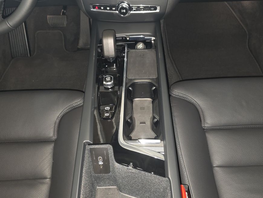 Volvo V60 Cross Country 2023