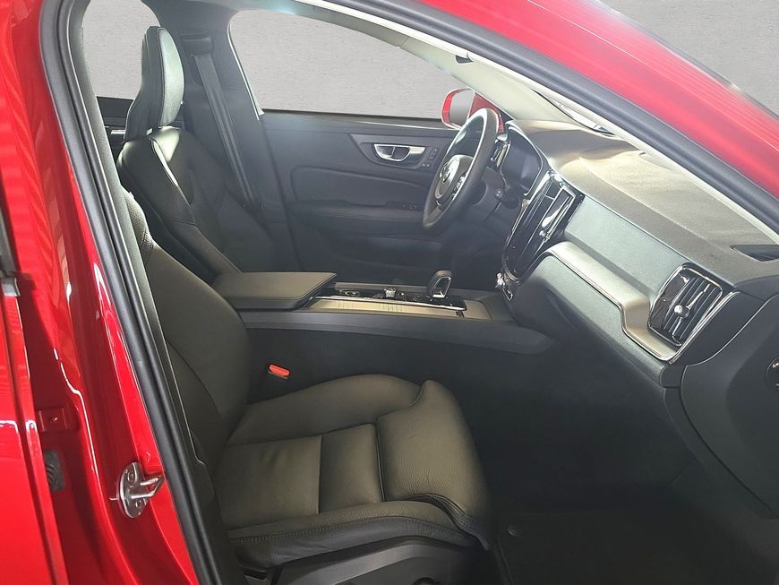 Volvo V60 Cross Country 2023