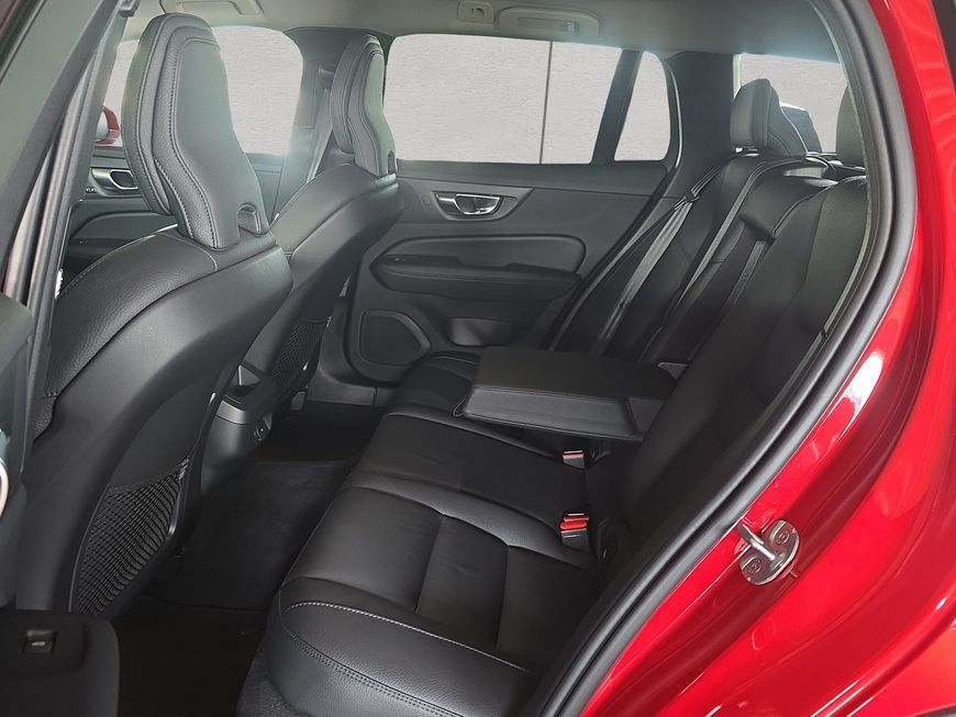 Volvo V60 Cross Country 2023