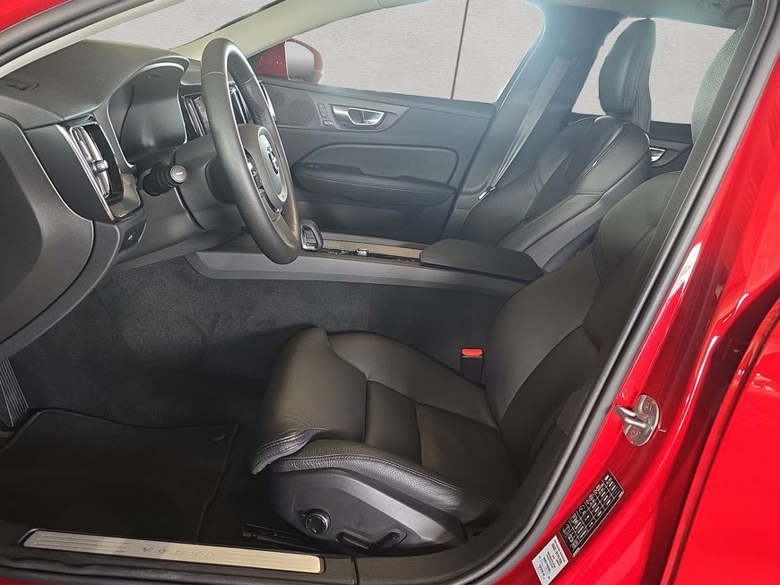 Volvo V60 Cross Country 2023