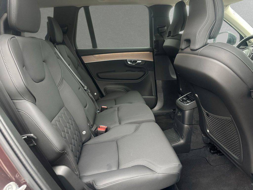 Volvo XC90 2025