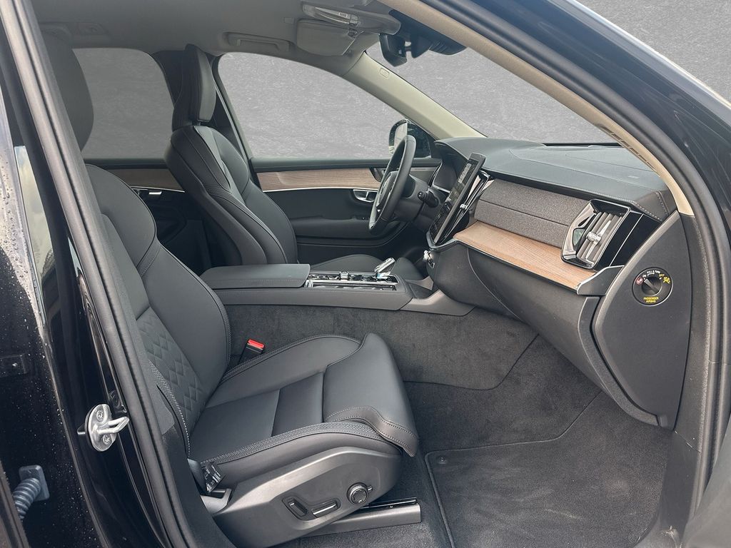 Volvo XC90 2025