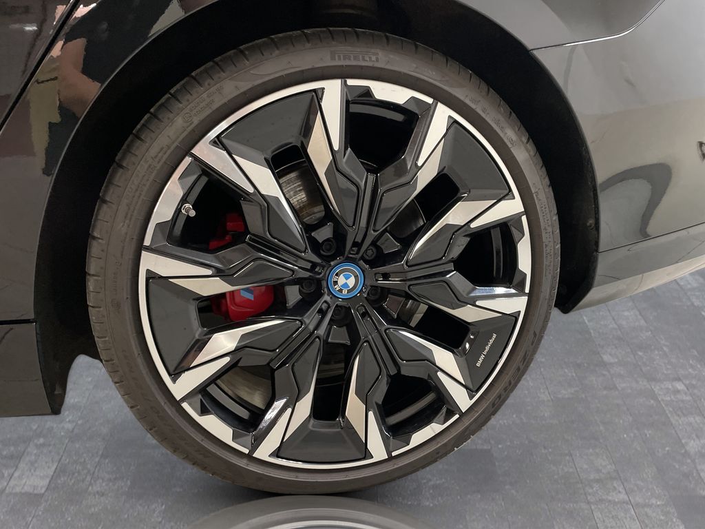 BMW i5 2024