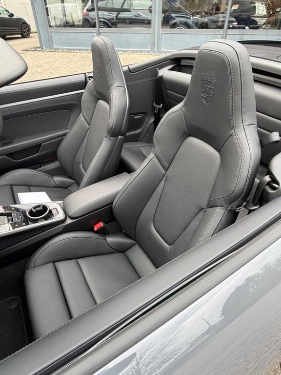 Porsche 992 2025