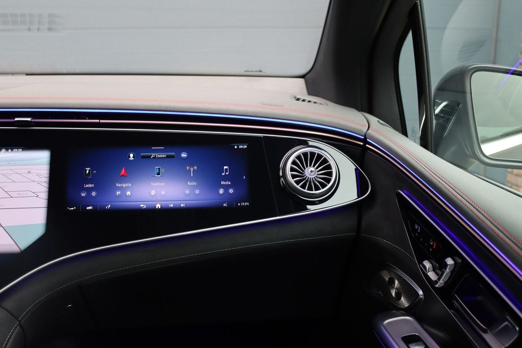 Mercedes-Benz EQE SUV 2024