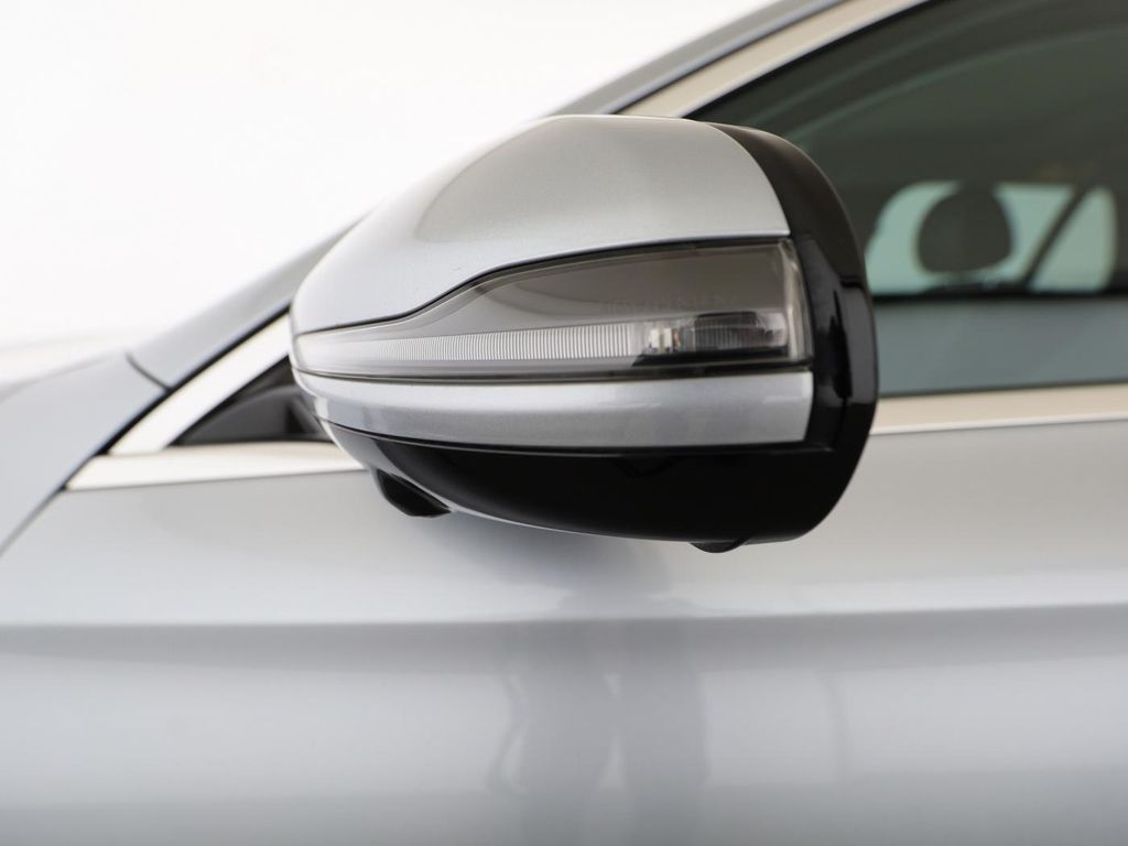 Mercedes-Benz E 300 2021