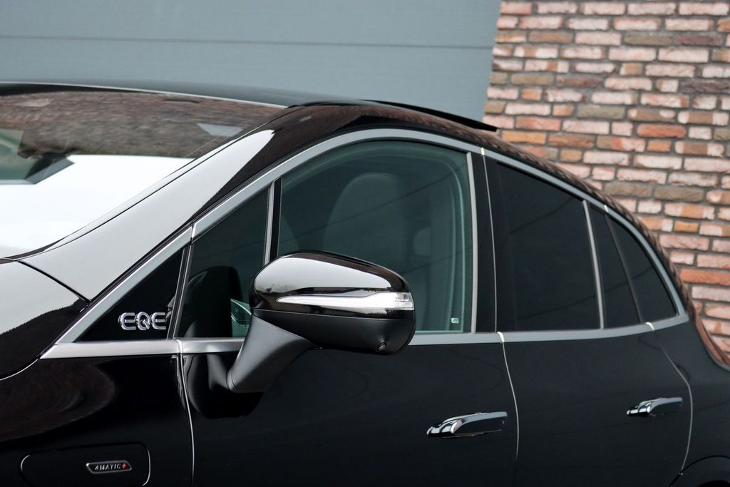 Mercedes-Benz EQE SUV 2024