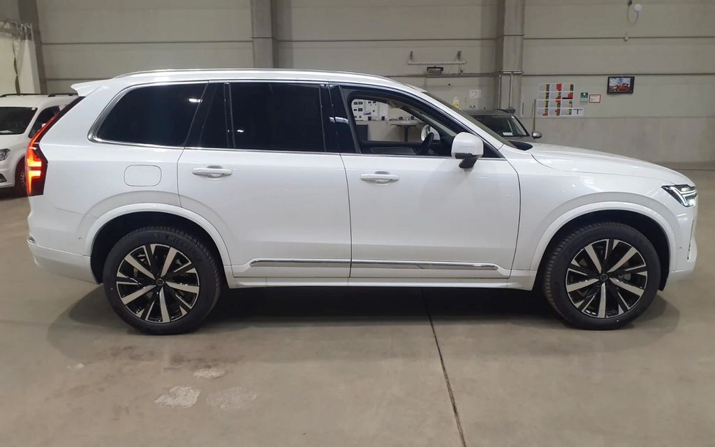Volvo XC90 2025
