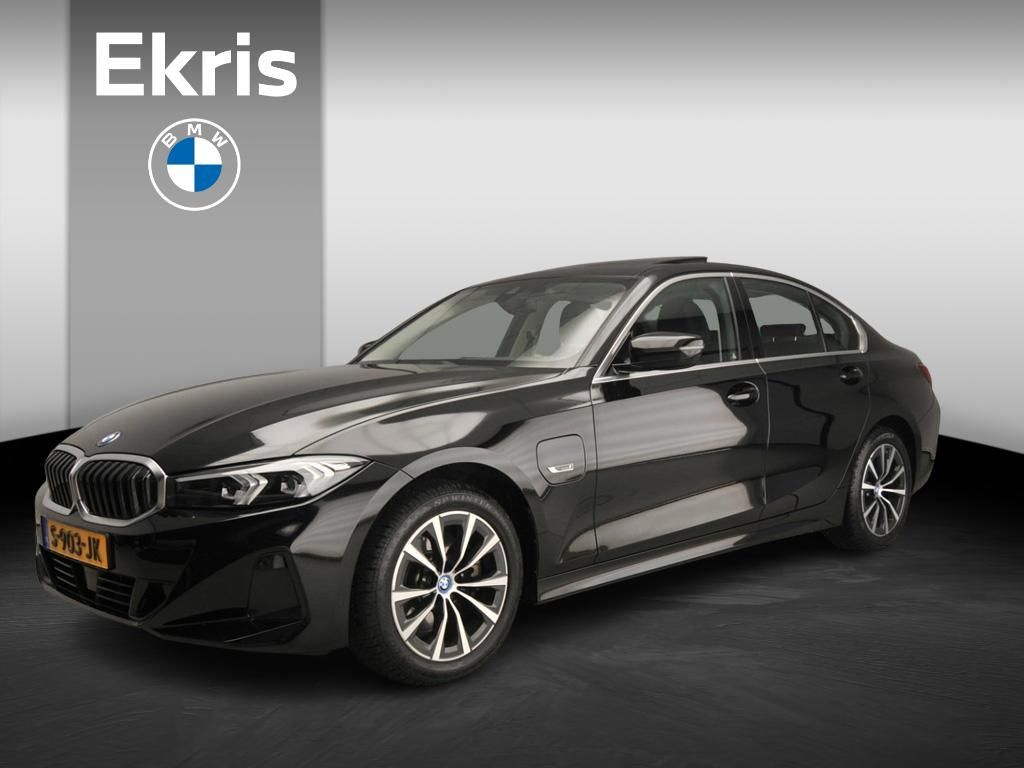BMW 330 2023