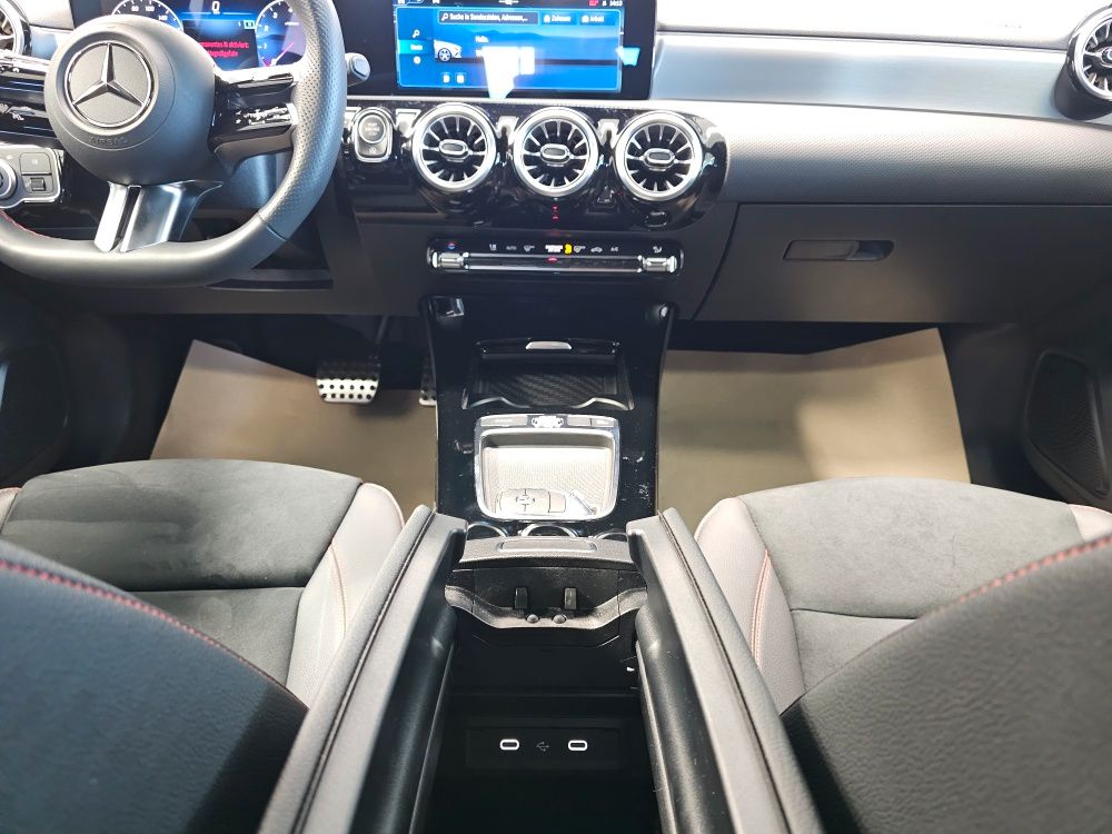 Mercedes-Benz A 200 2024