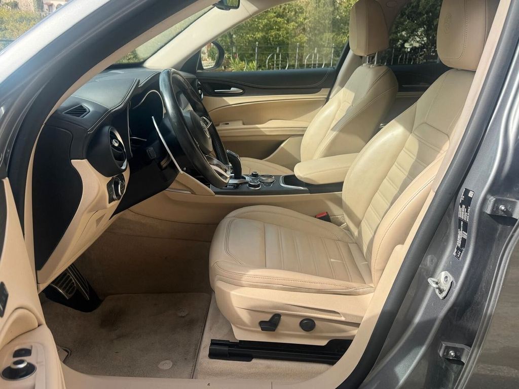 Alfa Romeo Stelvio 2021