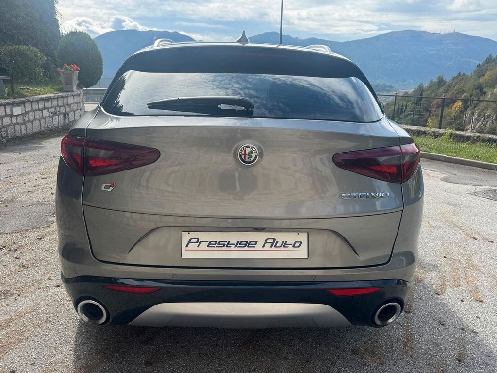 Alfa Romeo Stelvio 2021