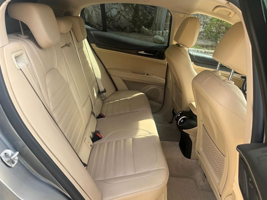 Alfa Romeo Stelvio 2021