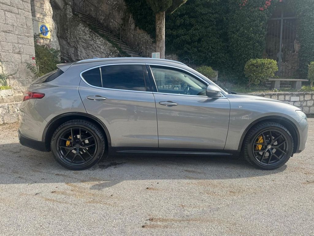 Alfa Romeo Stelvio 2021