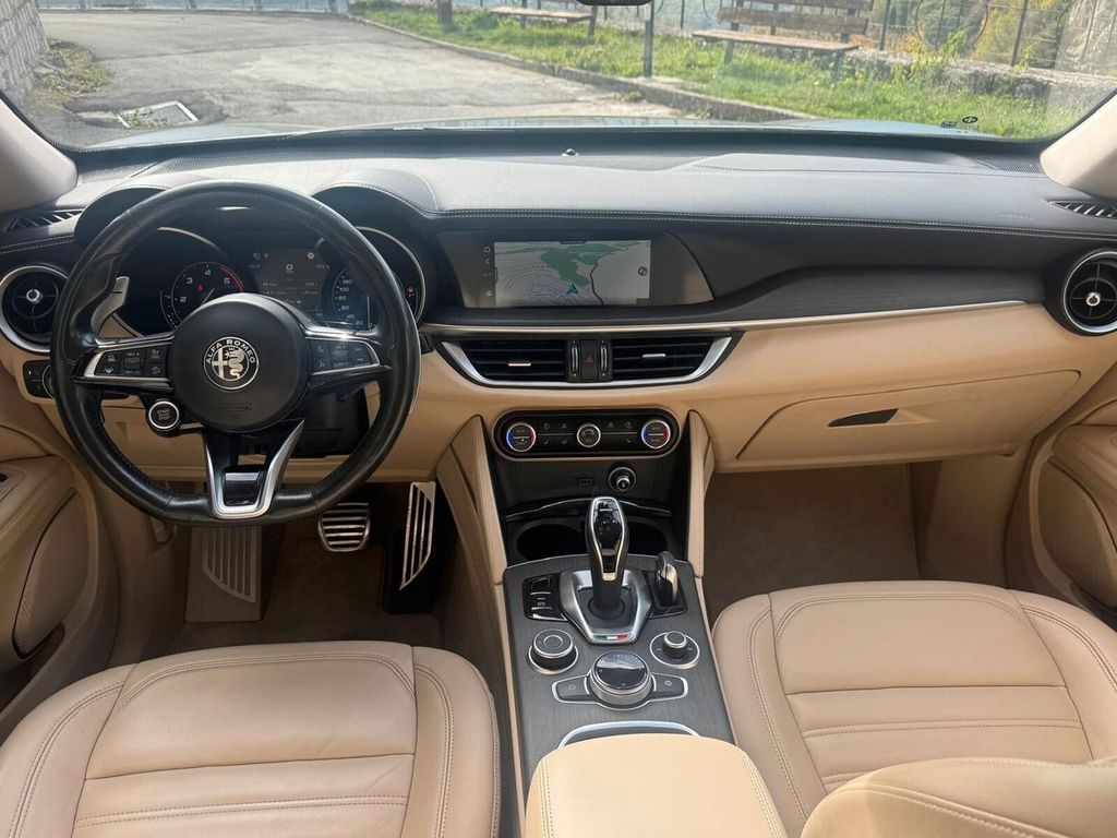 Alfa Romeo Stelvio 2021