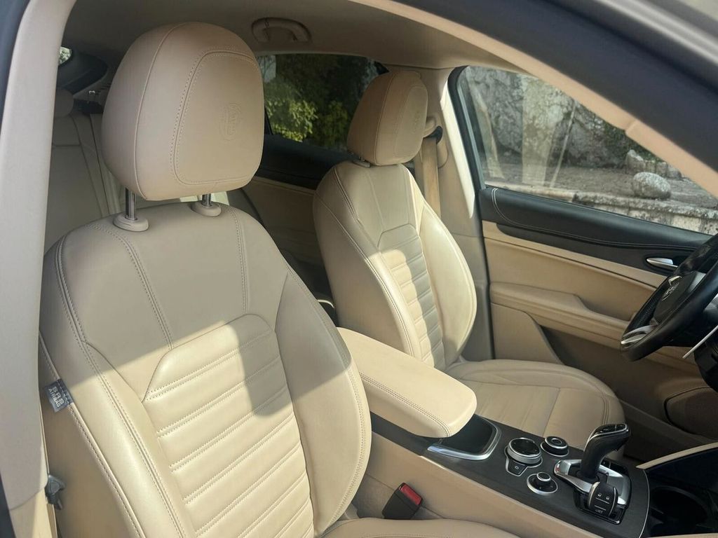 Alfa Romeo Stelvio 2021