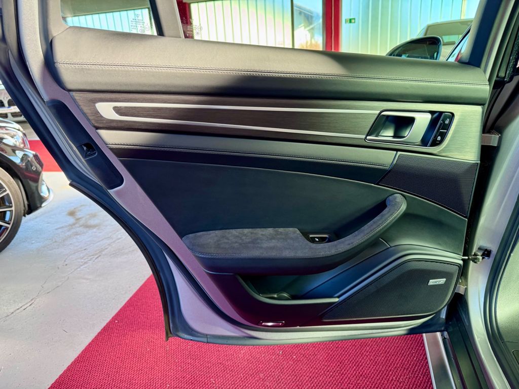 Porsche Panamera 2019