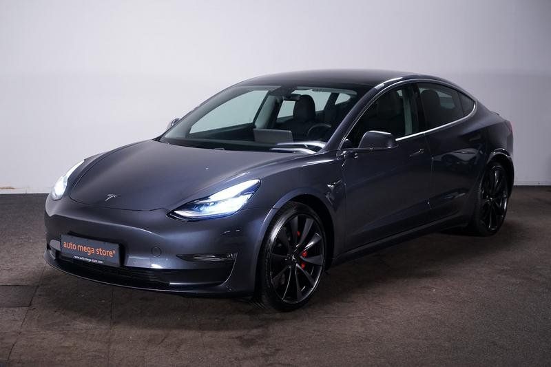 Tesla Model 3 2020