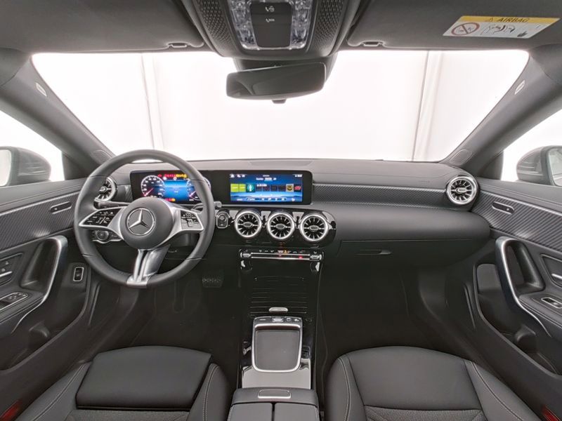 Mercedes-Benz CLA 180 2025