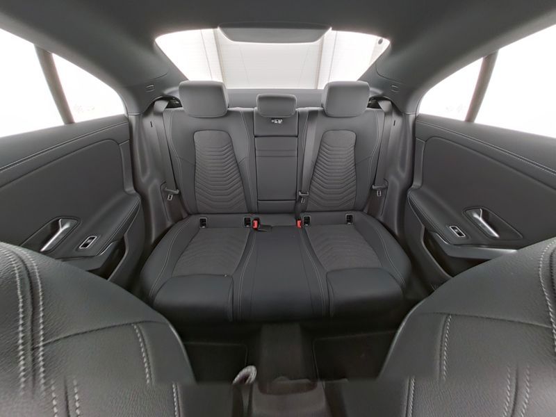 Mercedes-Benz CLA 180 2025
