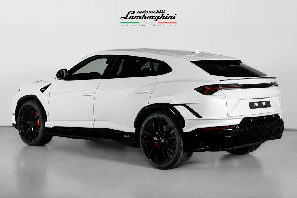 Lamborghini Urus 2024