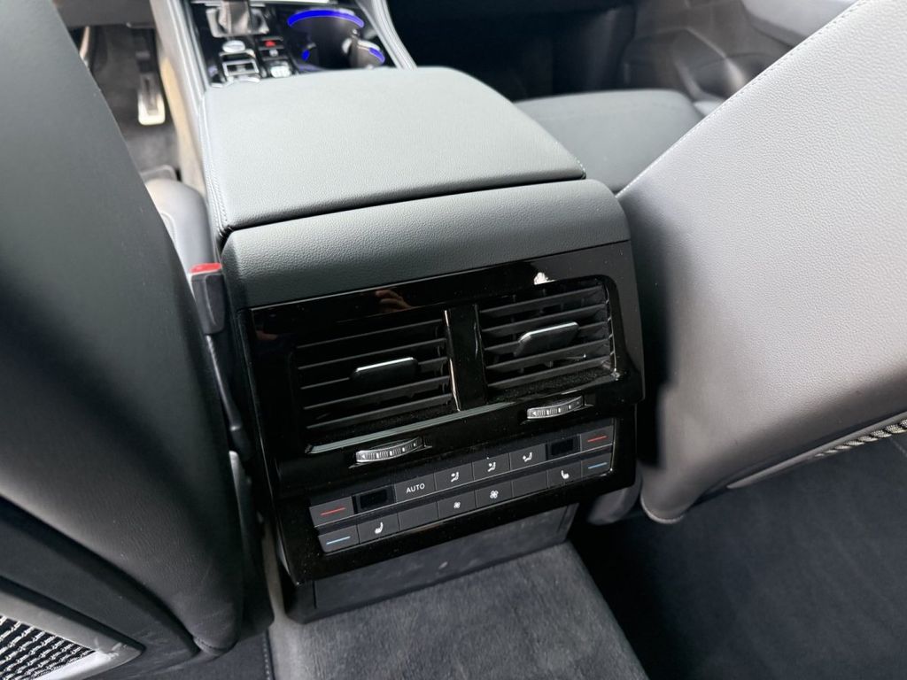 Volkswagen Touareg 2025