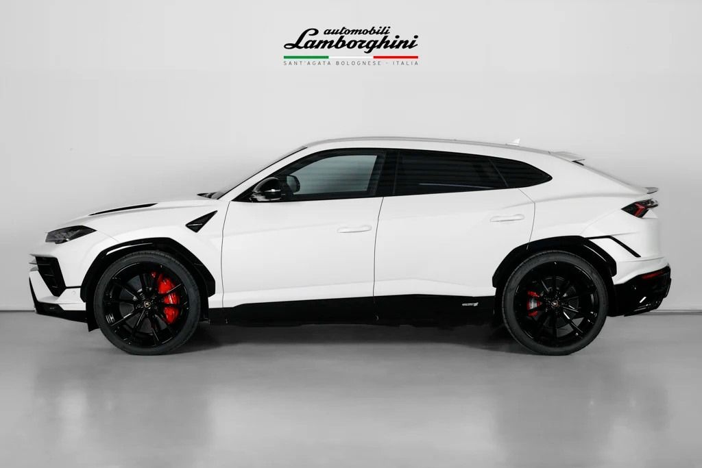 Lamborghini Urus 2024