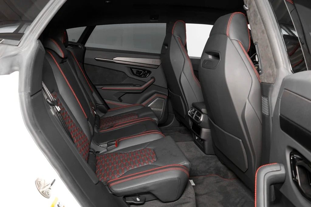 Lamborghini Urus 2024