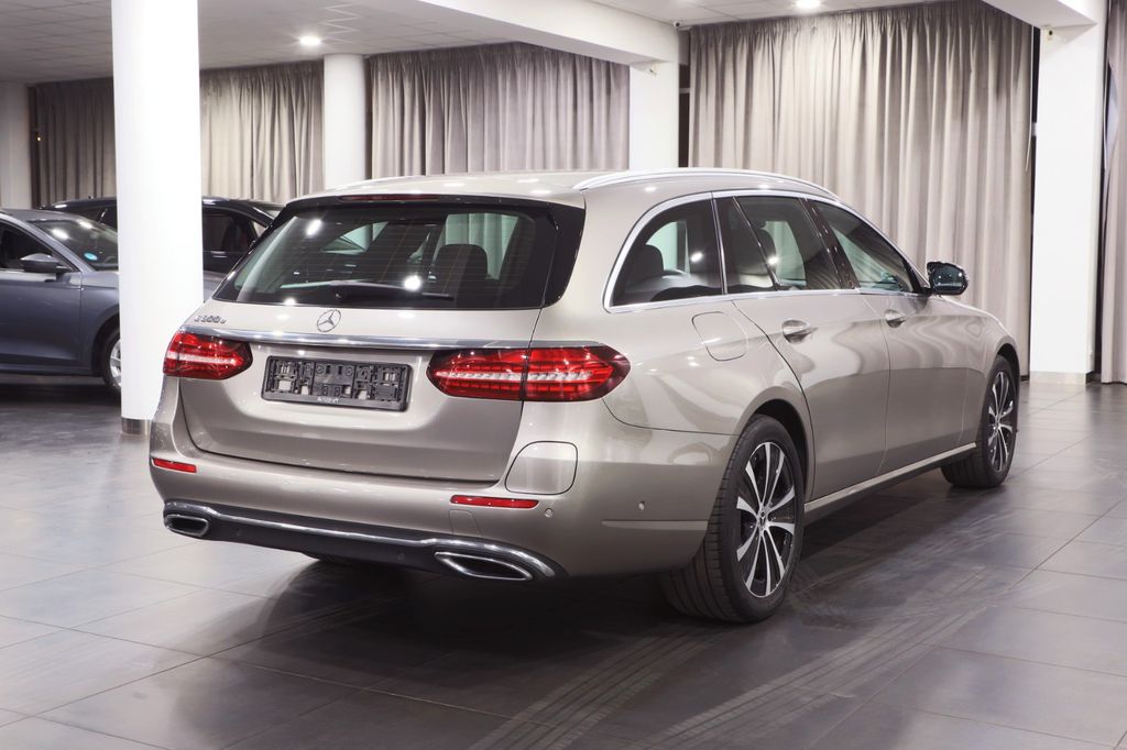 Mercedes-Benz E 300 2022