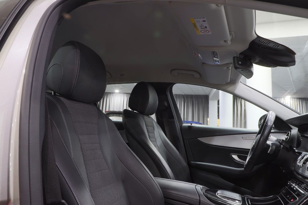 Mercedes-Benz E 300 2022