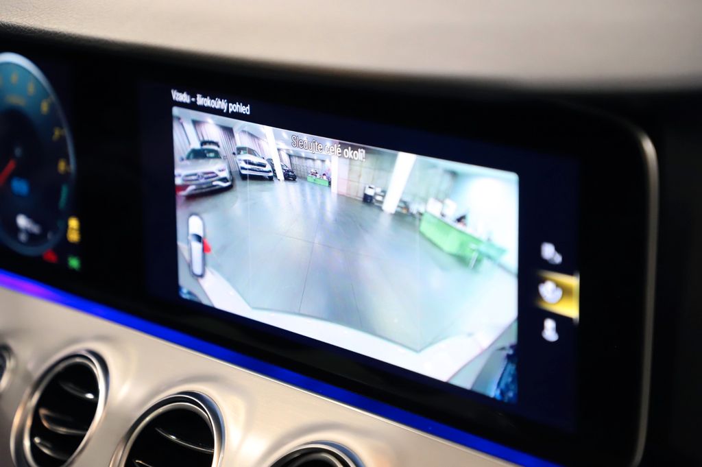 Mercedes-Benz E 300 2022