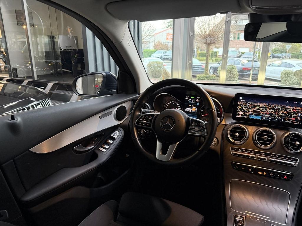 Mercedes-Benz GLC 300 2021