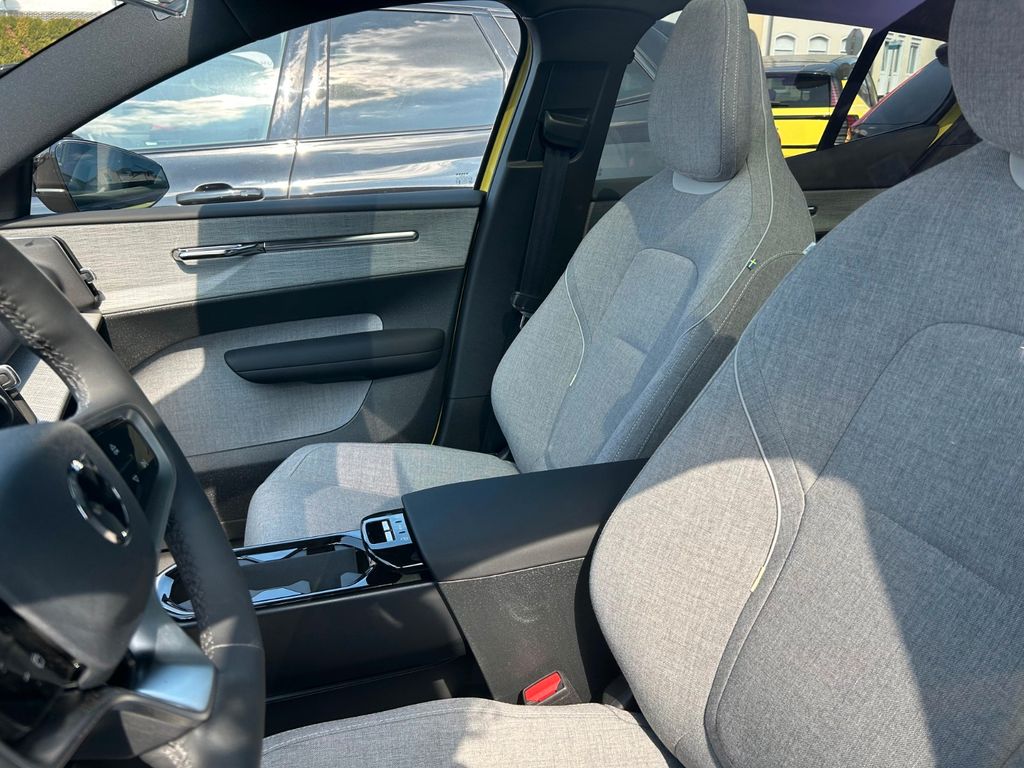 Volvo EX30 2025