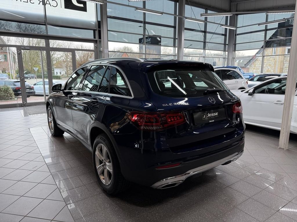 Mercedes-Benz GLC 300 2021