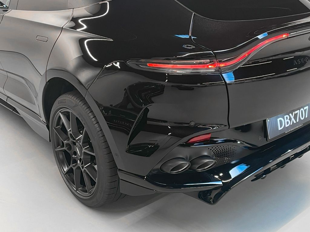 Aston Martin DBX