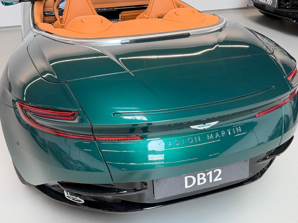 Aston Martin DB12