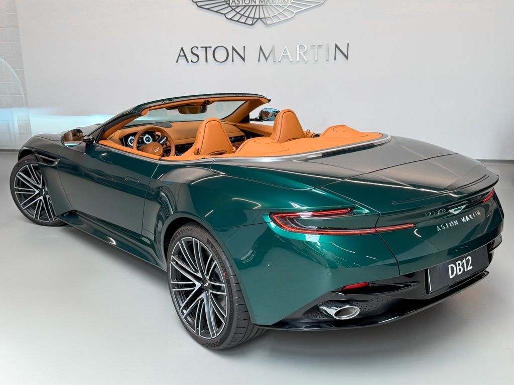 Aston Martin DB12