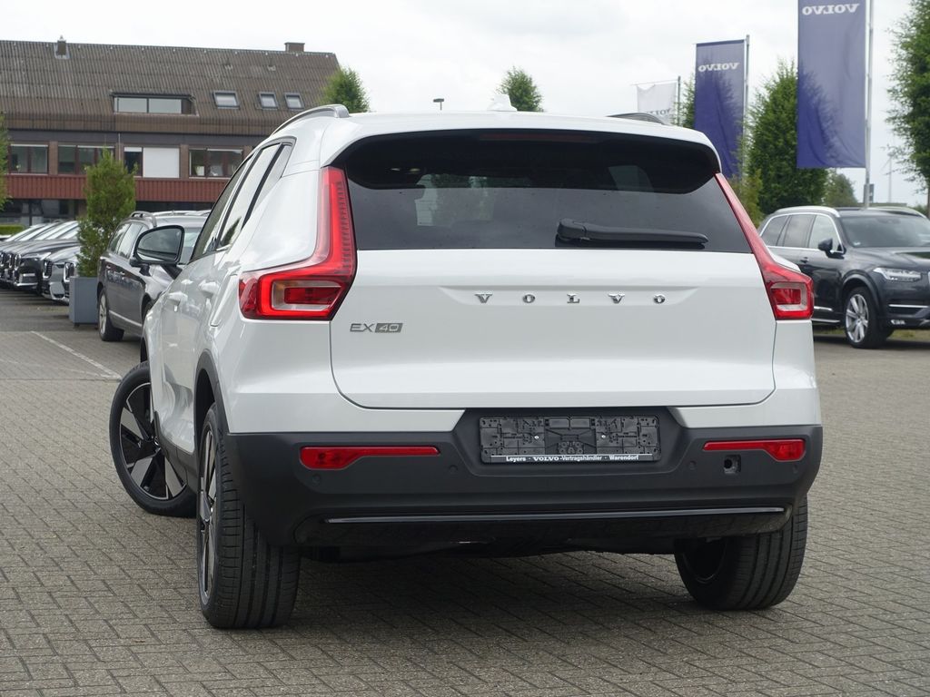Volvo EX40 2025