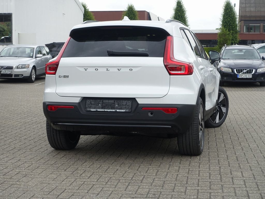Volvo EX40 2025