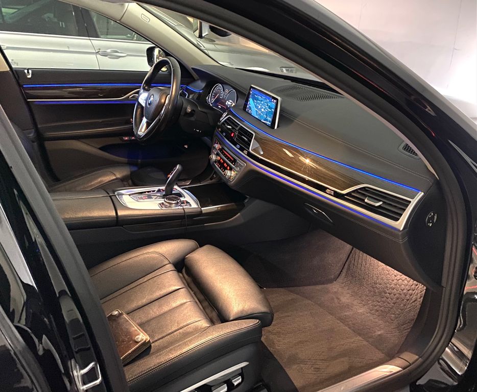 BMW 730 2016