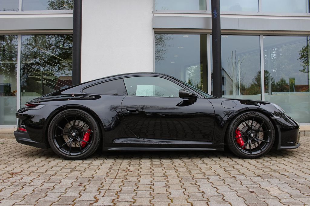 Porsche 992 2023