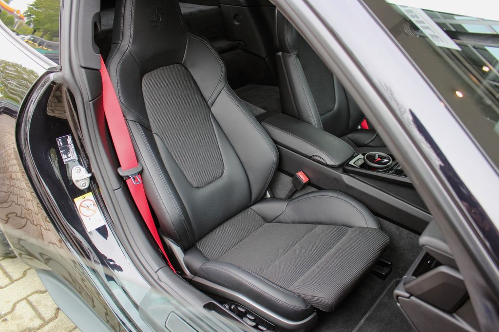 Porsche 992 2023