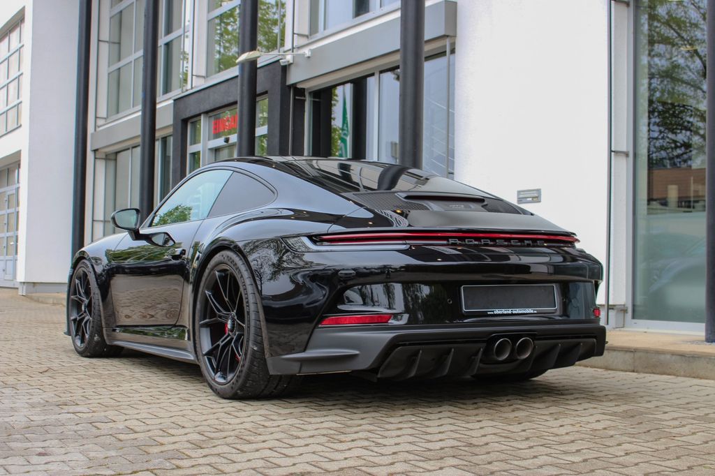 Porsche 992 2023
