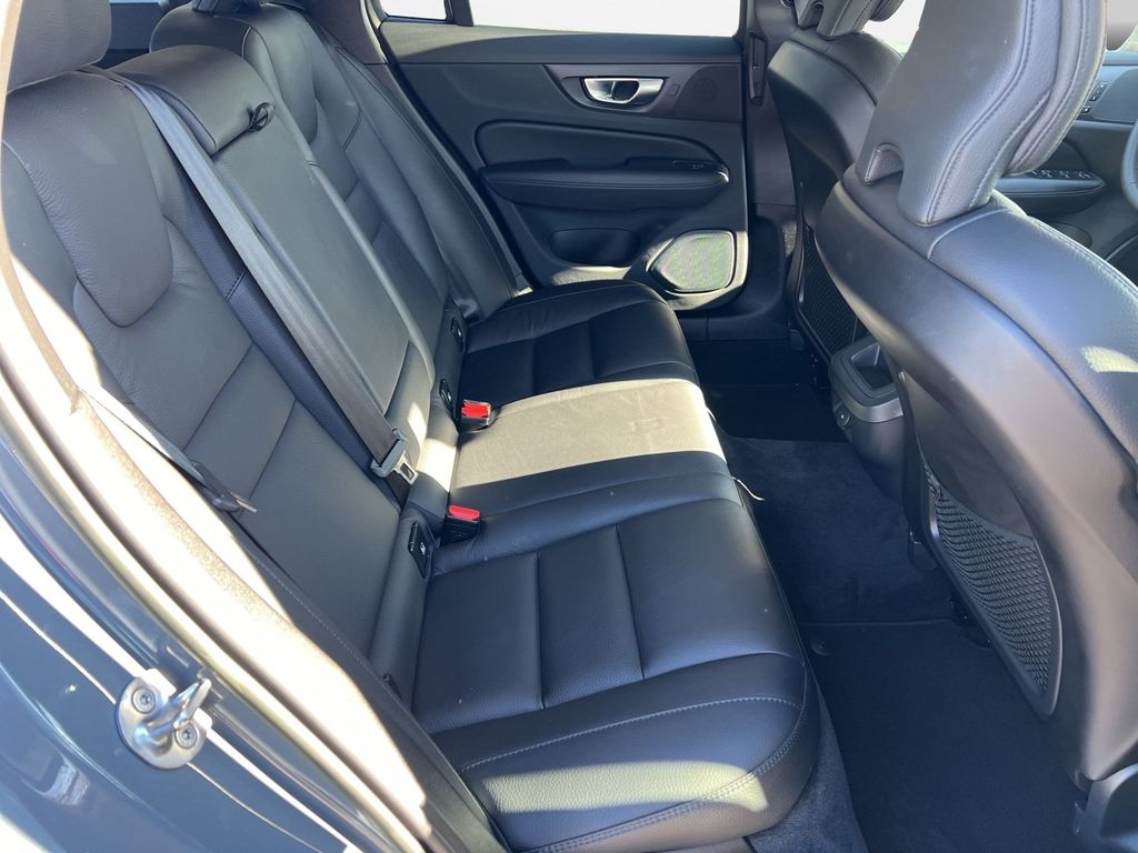 Volvo V60 2022