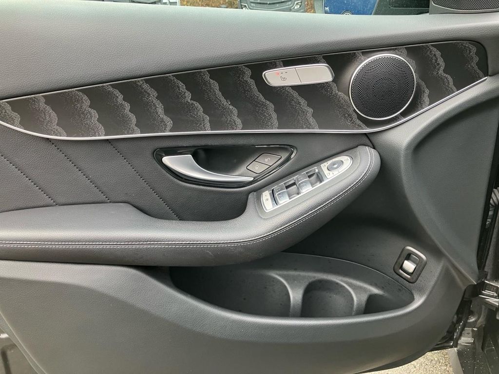 Mercedes-Benz GLC 300 2022