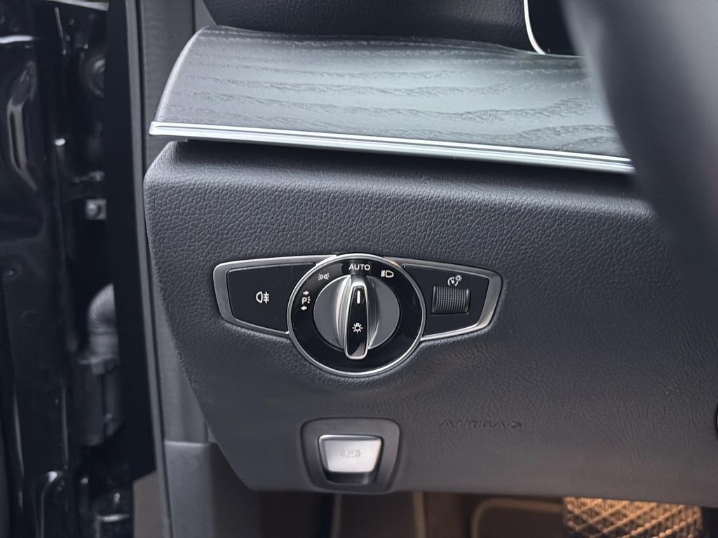 Mercedes-Benz E 300 2022