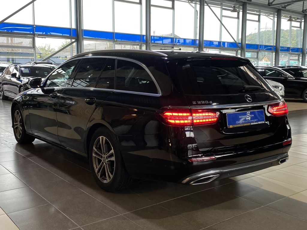Mercedes-Benz E 220 2022
