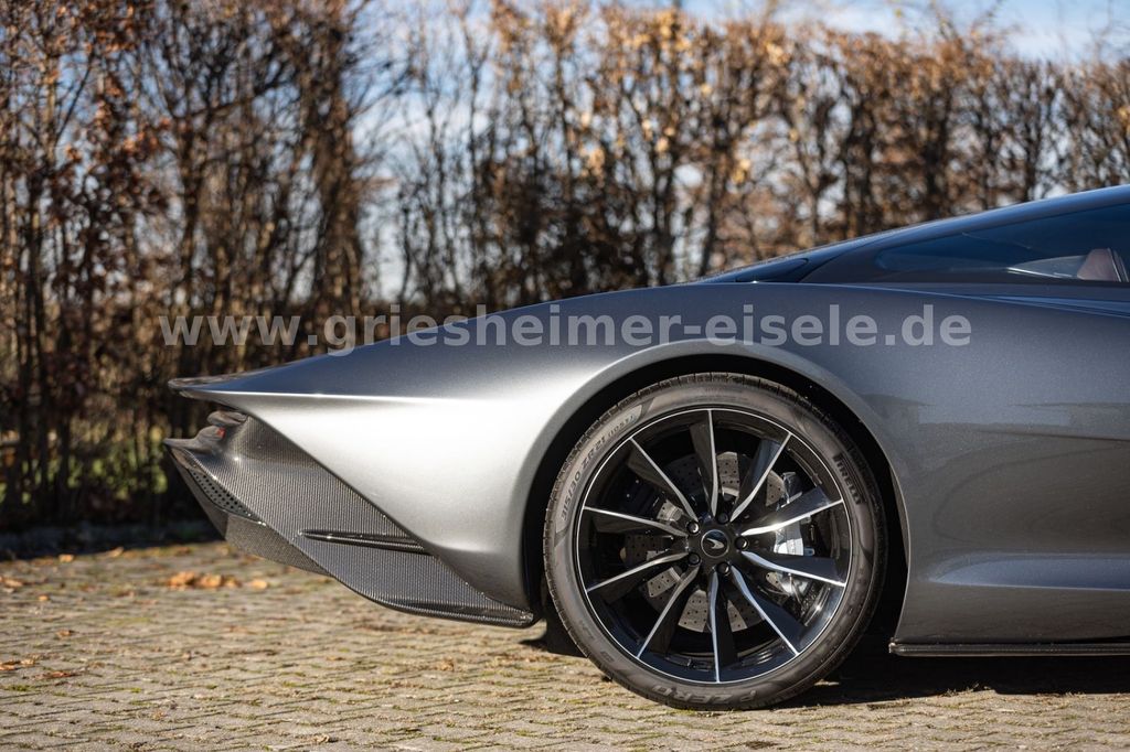 McLaren Speedtail 2021